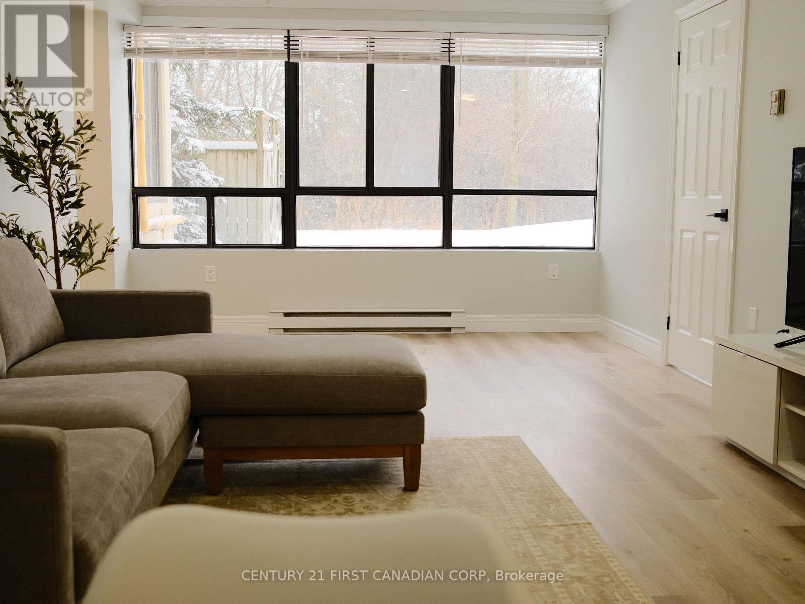 Photo 7 of 43 for 107 - 1600 Adelaide Street N