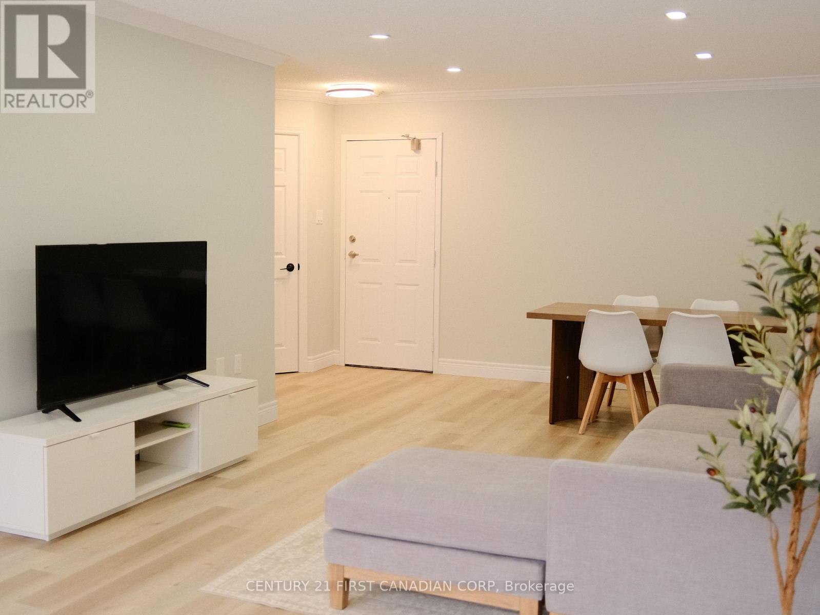 Photo 8 of 43 for 107 - 1600 Adelaide Street N