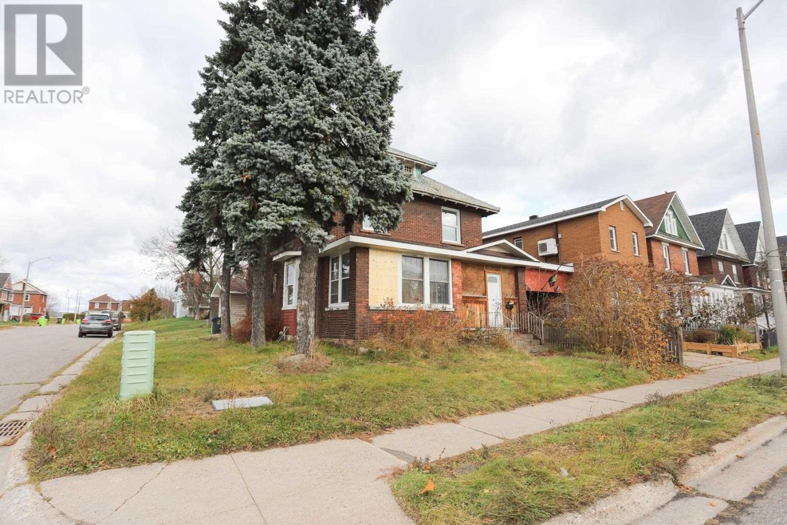 364 Albert St, Sault Ste. Marie, Ontario  P6A 1B7 - Photo 9 - SM260228