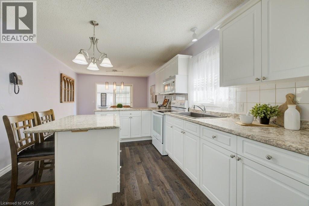 128 WESLEY Crescent, Waterloo, Ontario