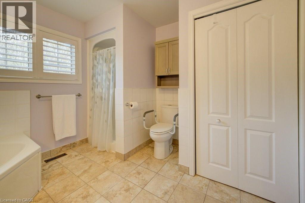 128 Wesley Crescent, Waterloo, Ontario  N2J 4G8 - Photo 18 - 40776689