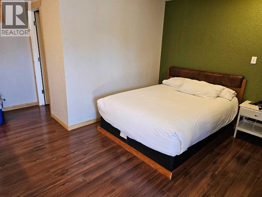 506 Main Avenue W, Sundre, Alberta T0M 1X0 - Photo 7 - A2220858