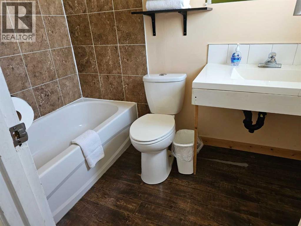 506 Main Avenue W, Sundre, Alberta T0M 1X0 - Photo 6 - A2220858