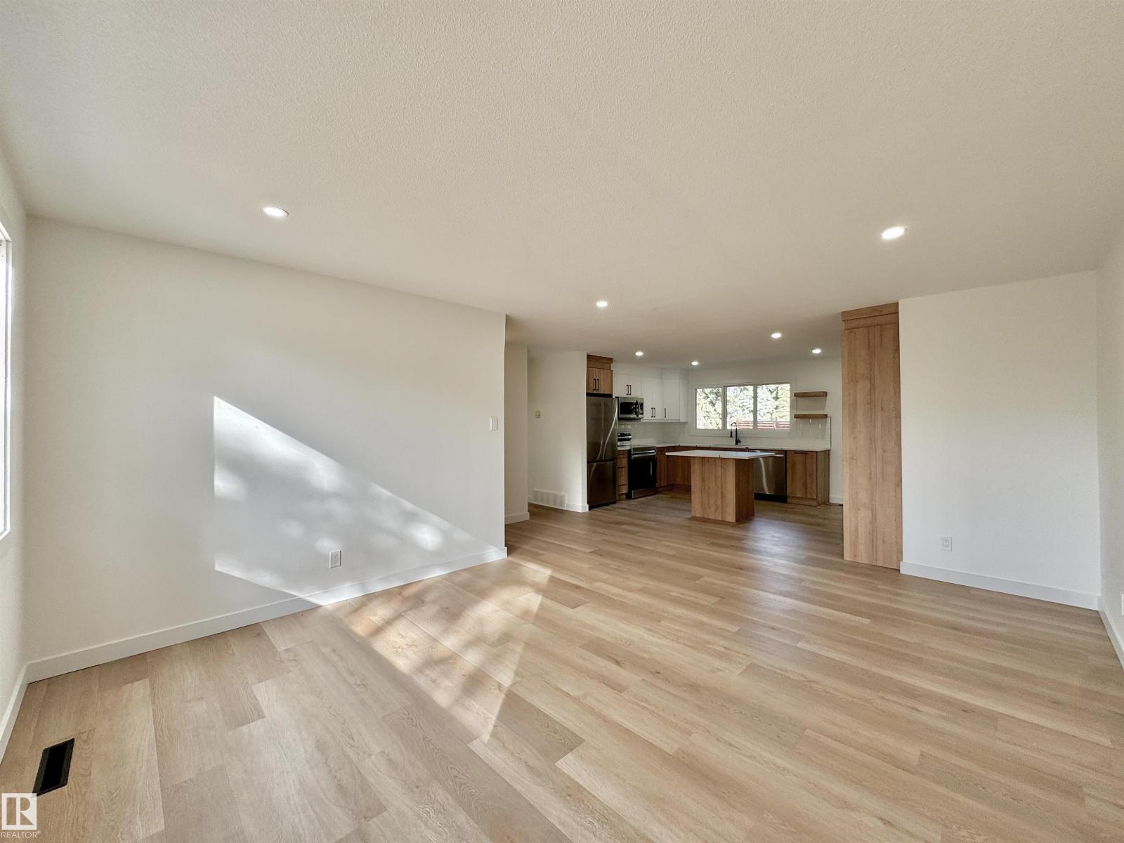 12 Sycamore St, Sherwood Park, Alberta  T8A 2B9 - Photo 4 - E4475138