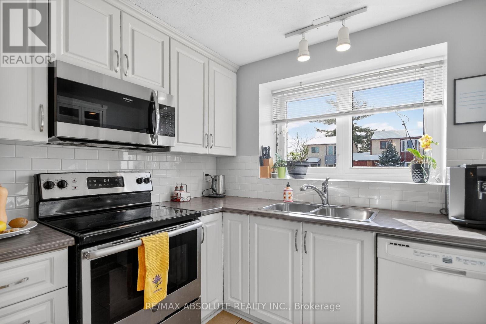 24 Whelan Drive, Ottawa, Ontario  K2J 2J9 - Photo 18 - X12827530