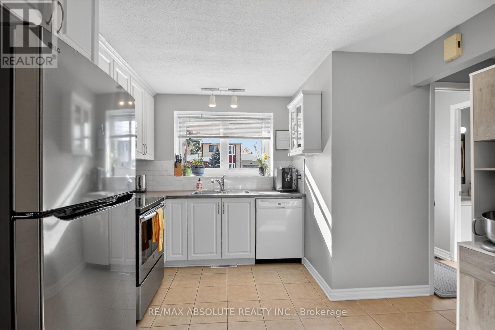 24 Whelan Drive, Ottawa, Ontario  K2J 2J9 - Photo 19 - X12827530