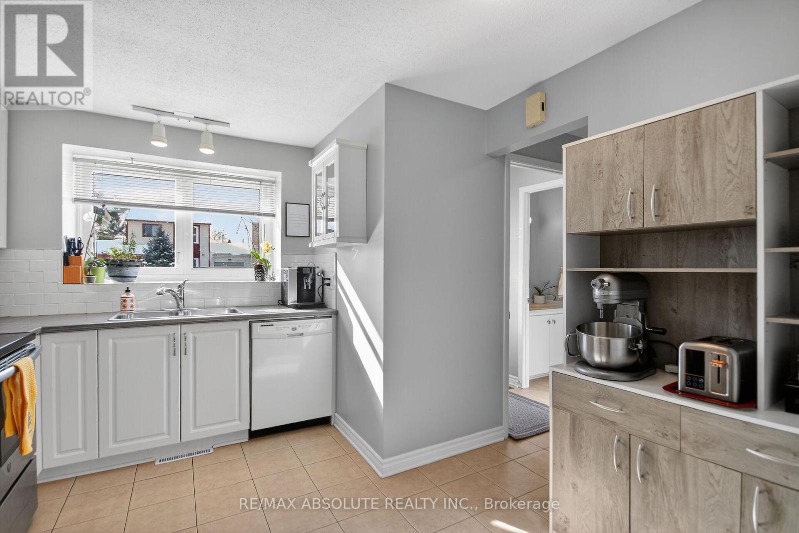 24 Whelan Drive, Ottawa, Ontario  K2J 2J9 - Photo 20 - X12827530