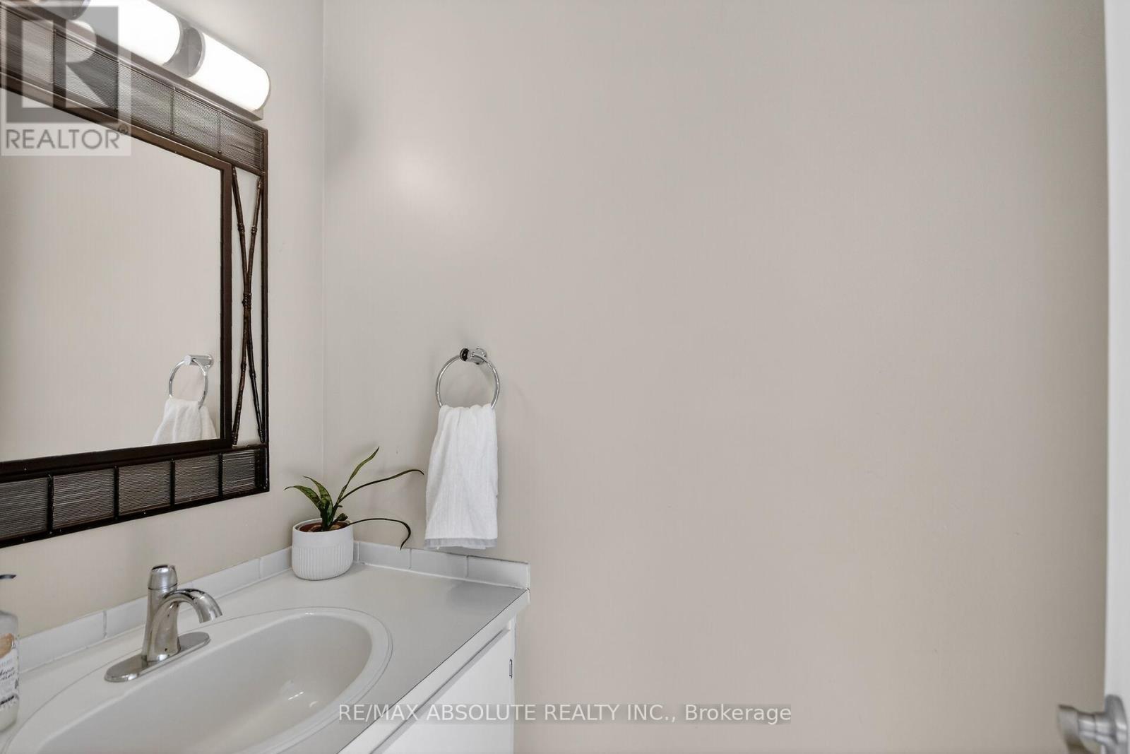 24 Whelan Drive, Ottawa, Ontario  K2J 2J9 - Photo 5 - X12827530