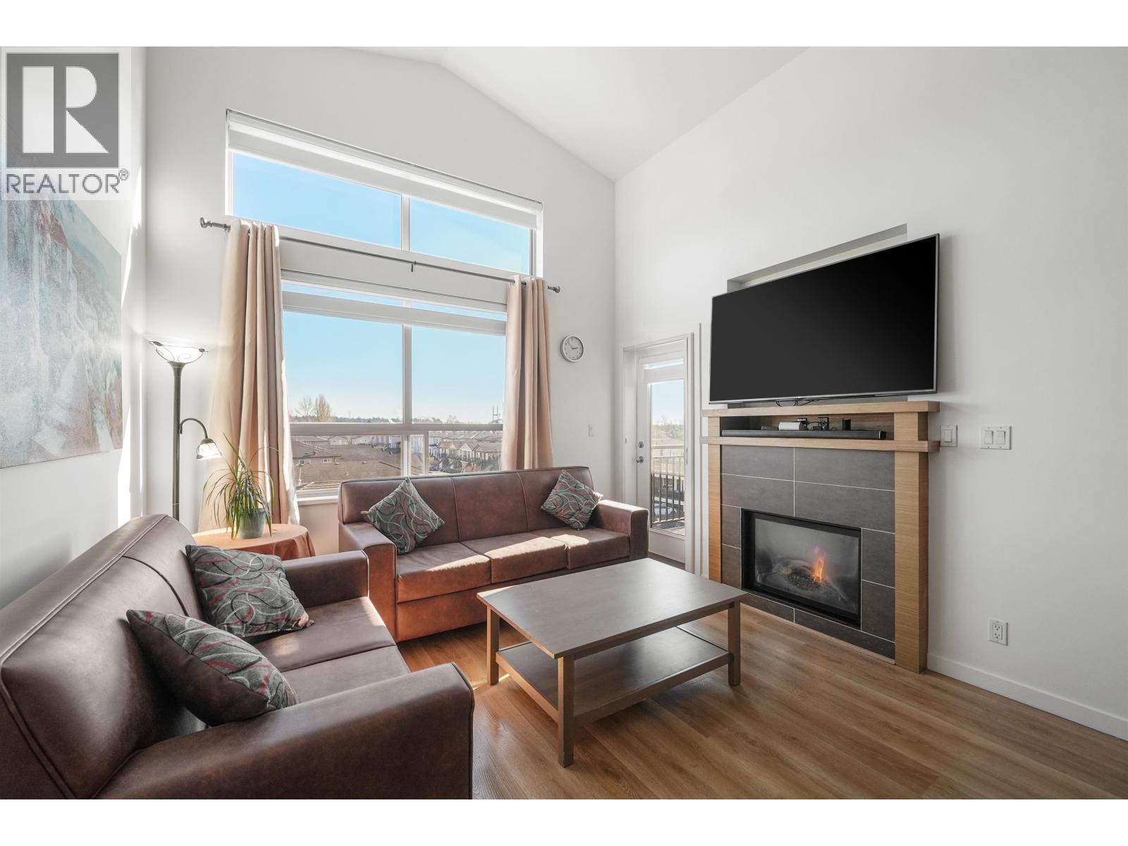 410 288 HAMPTON STREET, New Westminster, British Columbia