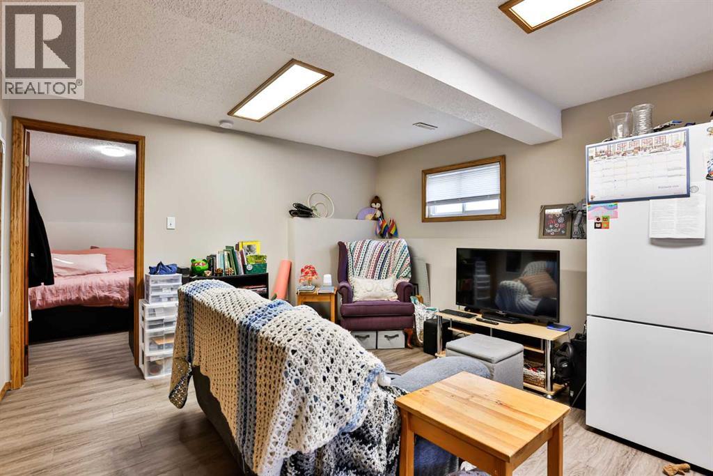 18 Harvard Crescent W, Lethbridge, Alberta  T1K 6R4 - Photo 12 - A2289305