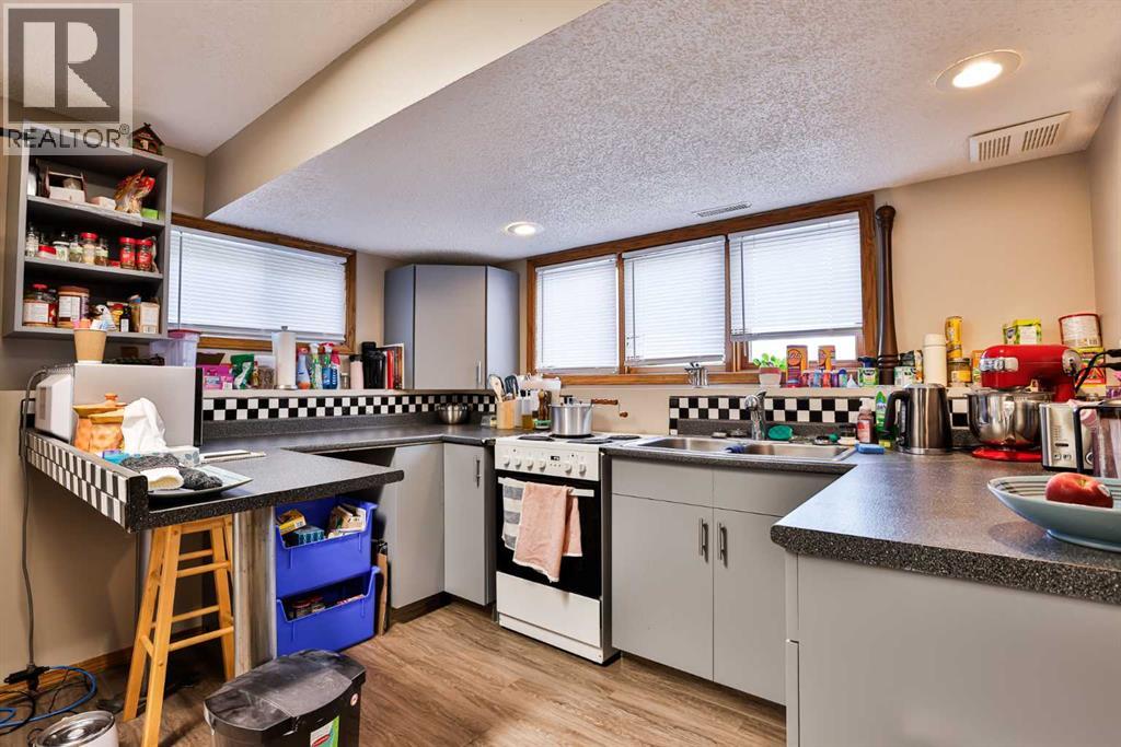 18 Harvard Crescent W, Lethbridge, Alberta  T1K 6R4 - Photo 11 - A2289305