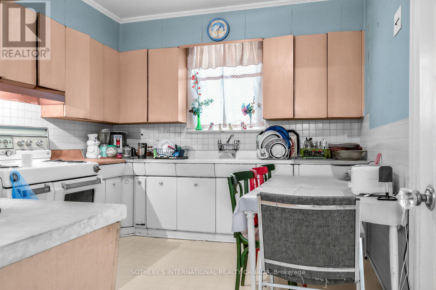 10 Gardiner Road, Toronto, Ontario  M5P 3B3 - Photo 13 - C12827556