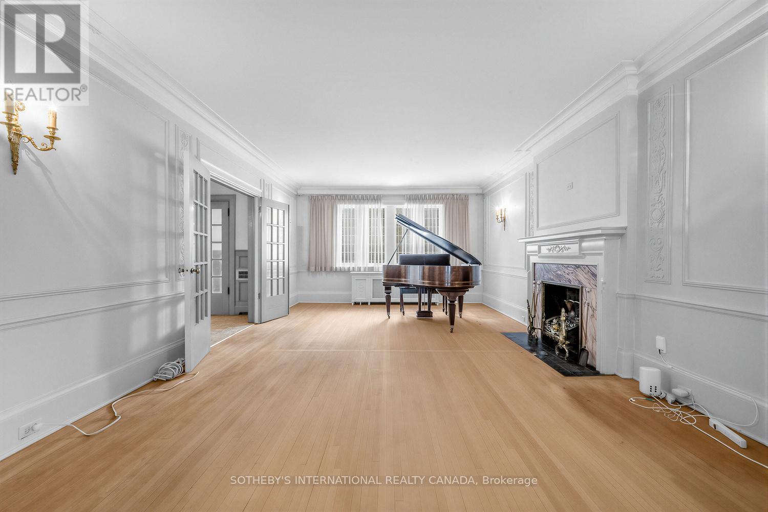 10 Gardiner Road, Toronto, Ontario  M5P 3B3 - Photo 7 - C12827556