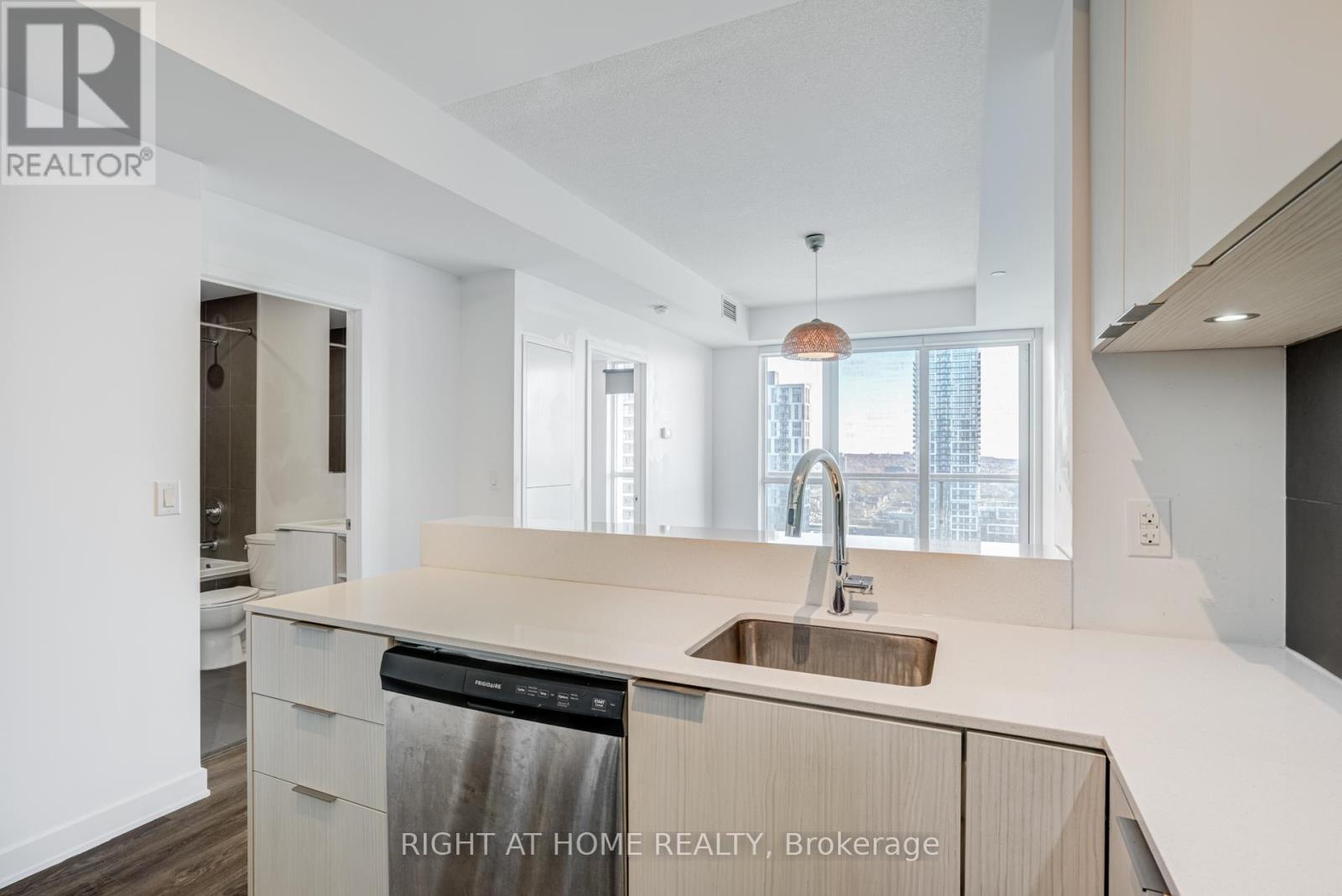 2213 - 55 Regent Park Boulevard, Toronto, Ontario M5A 0C2 - Photo 18 - C12827566