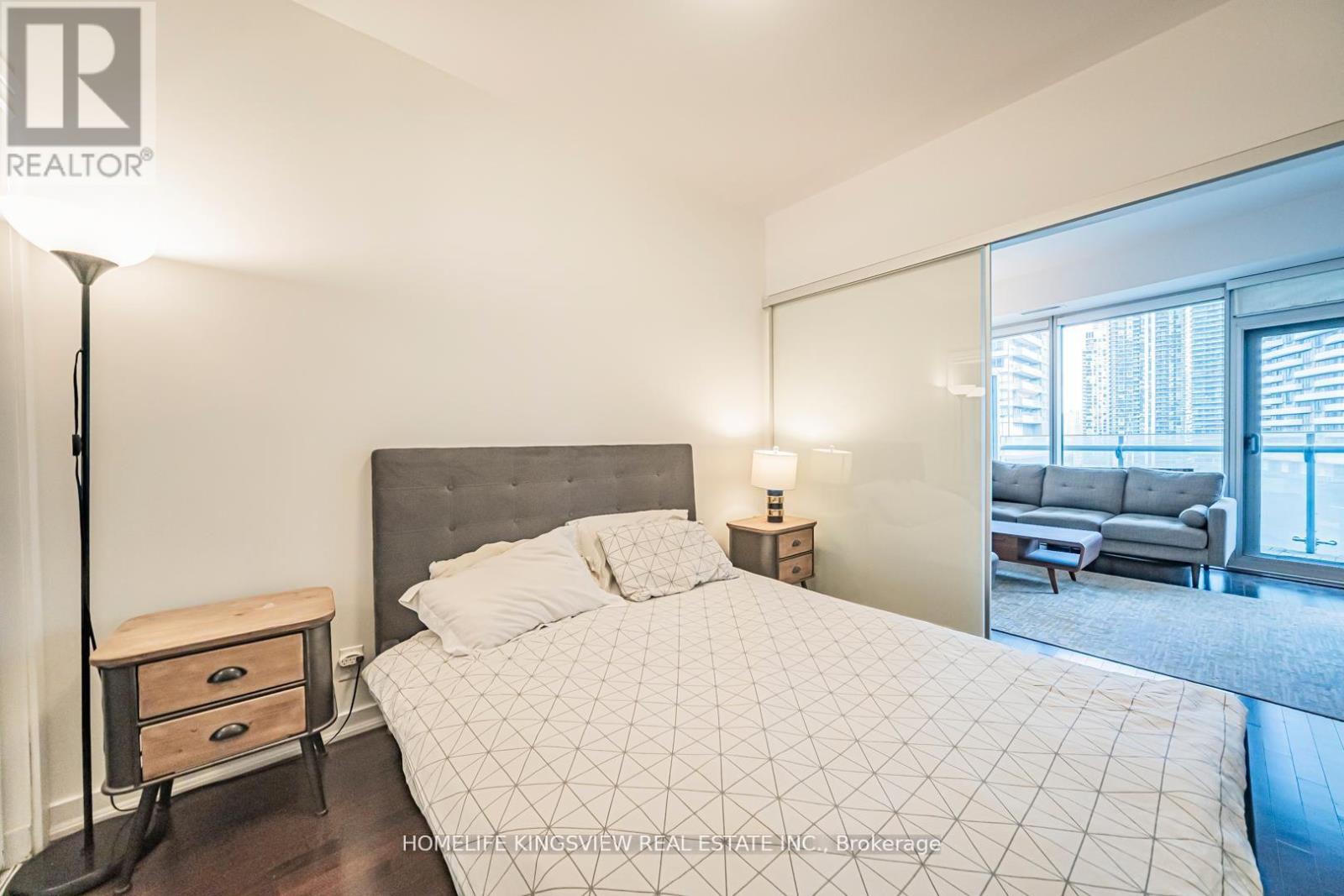 1001 - 12 York Street, Toronto, Ontario  M5J 0A9 - Photo 26 - C12827620