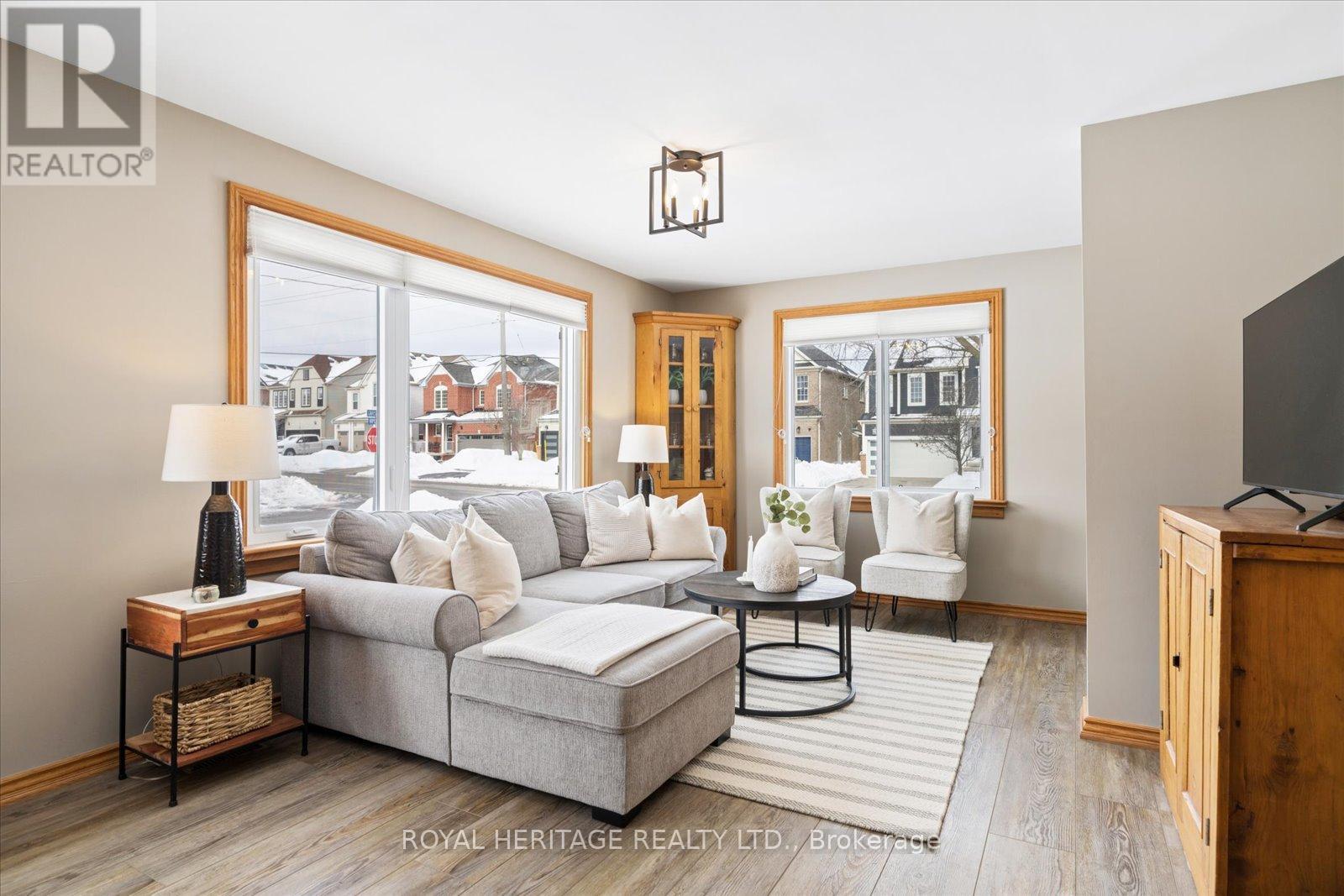 55 Garside Avenue, Whitby, Ontario  L1M 1A9 - Photo 7 - E12827504