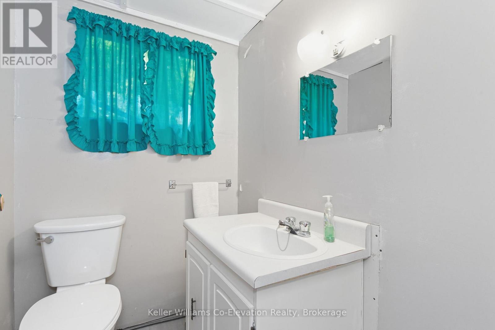 3 Crossingview Lane, Tay, Ontario  L0K 2C0 - Photo 11 - S12441012