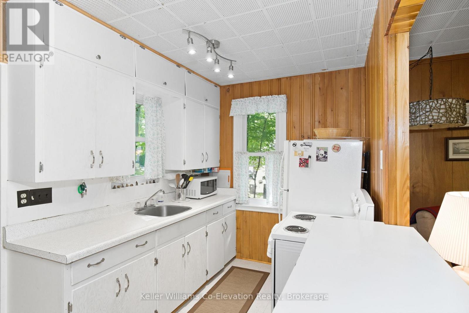 3 Crossingview Lane, Tay, Ontario  L0K 2C0 - Photo 8 - S12441012