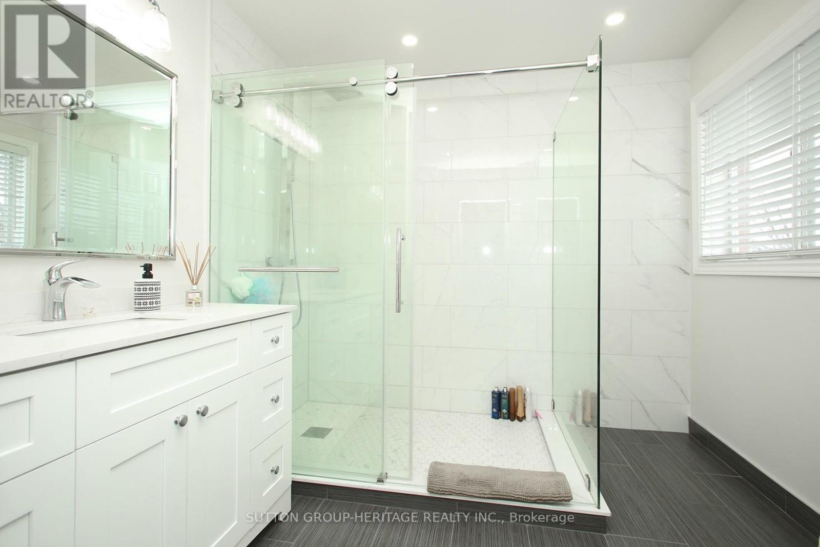 61 Eldridge Place, Whitby, Ontario  L1N 9E5 - Photo 28 - E12703004