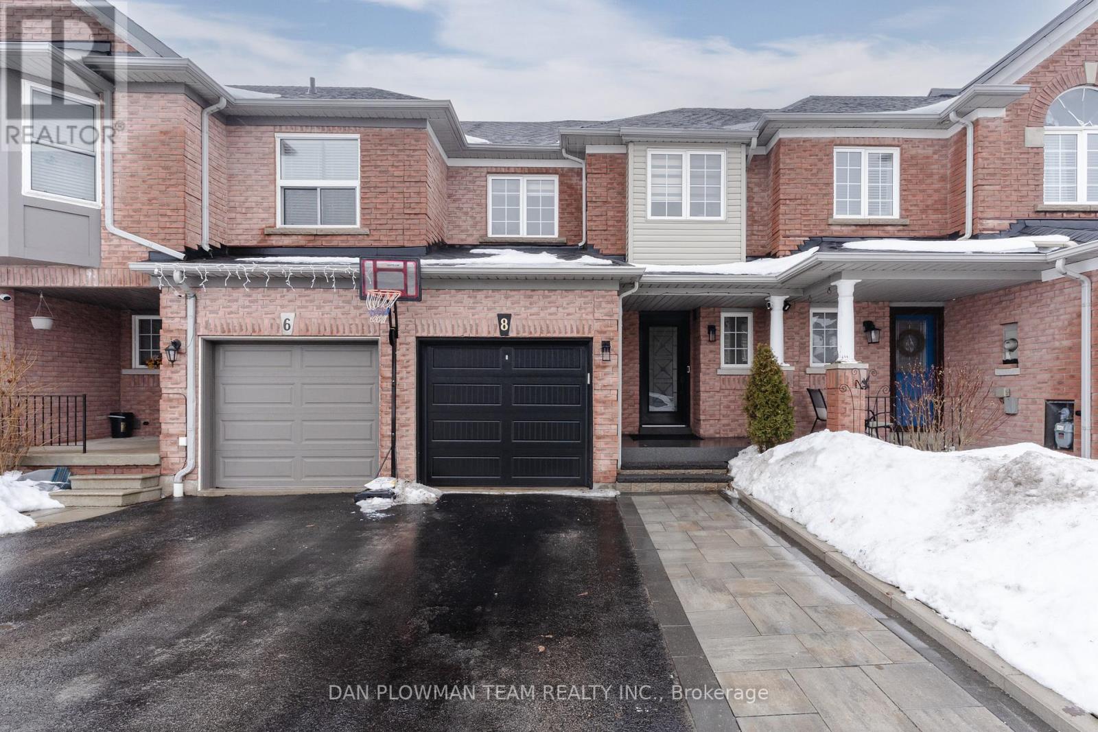 8 OGLEVIE DRIVE, Whitby, Ontario