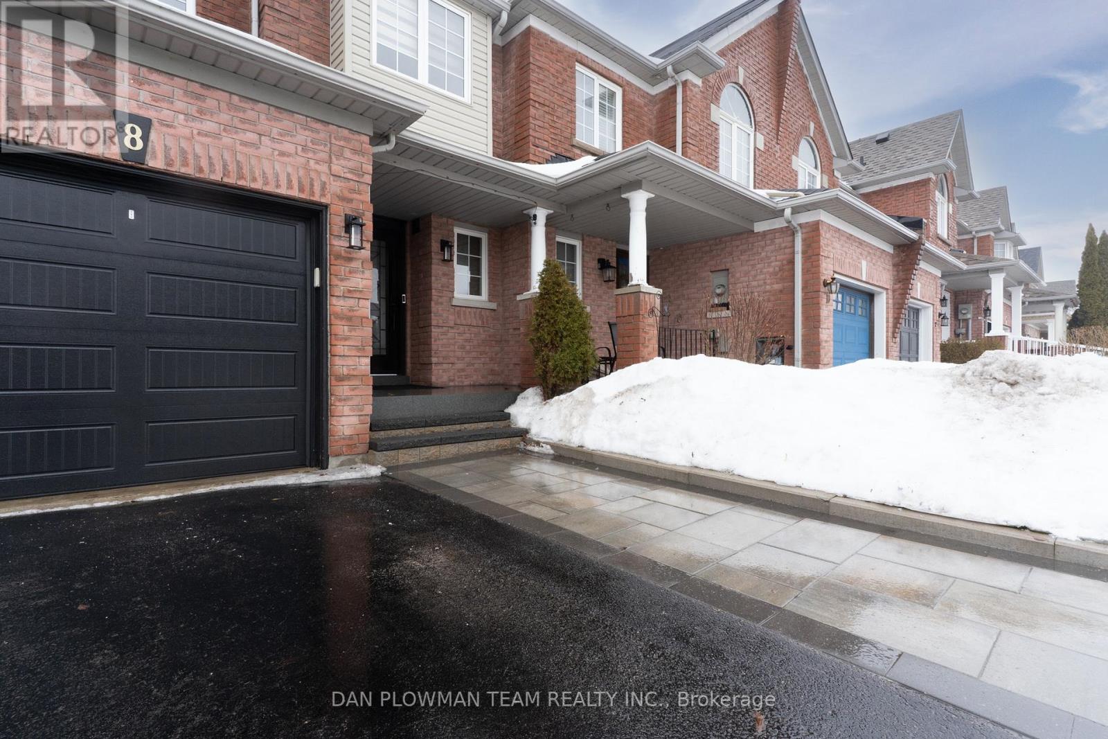 8 Oglevie Drive, Whitby, Ontario  L1R 2Y4 - Photo 9 - E12798968