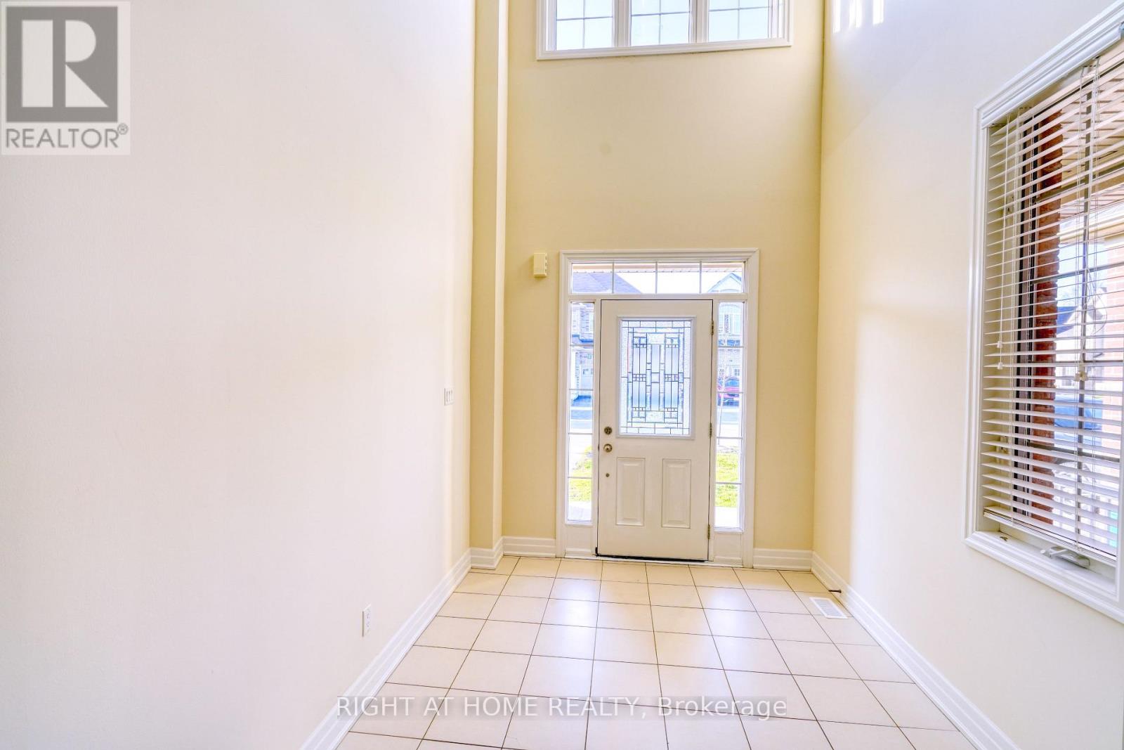 17 Mercury Avenue, Georgina, Ontario  L4P 0H1 - Photo 2 - N12827560