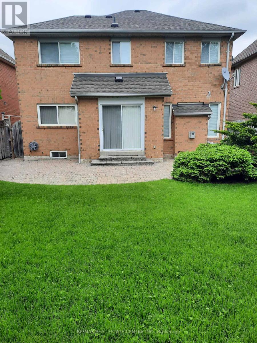 7 Curry Crescent, Halton Hills (Georgetown), Ontario  L7G 5L4 - Photo 35 - W12800518