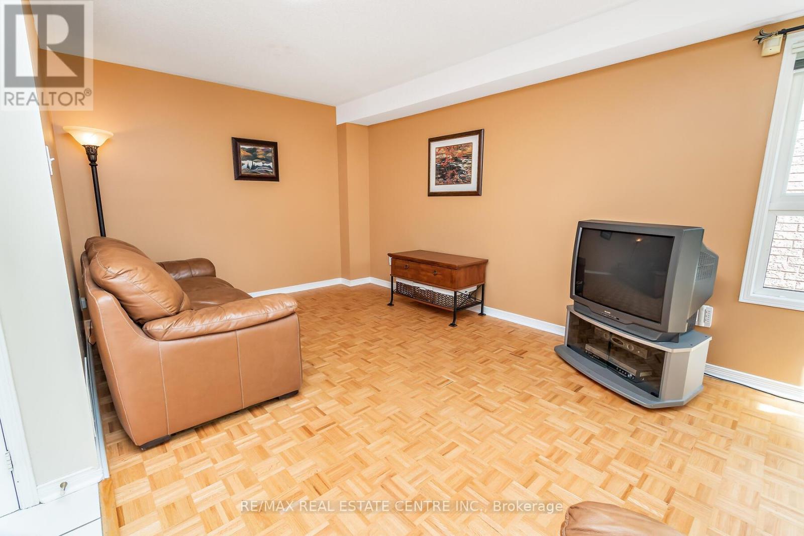 7 Curry Crescent, Halton Hills (Georgetown), Ontario  L7G 5L4 - Photo 16 - W12800518