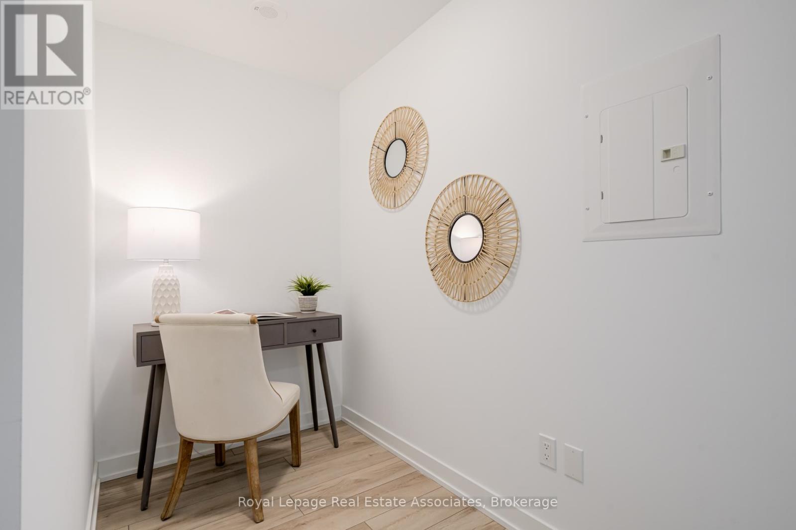 1004 - 1035 Southdown Road, Mississauga, Ontario  L5J 0A3 - Photo 6 - W12827516