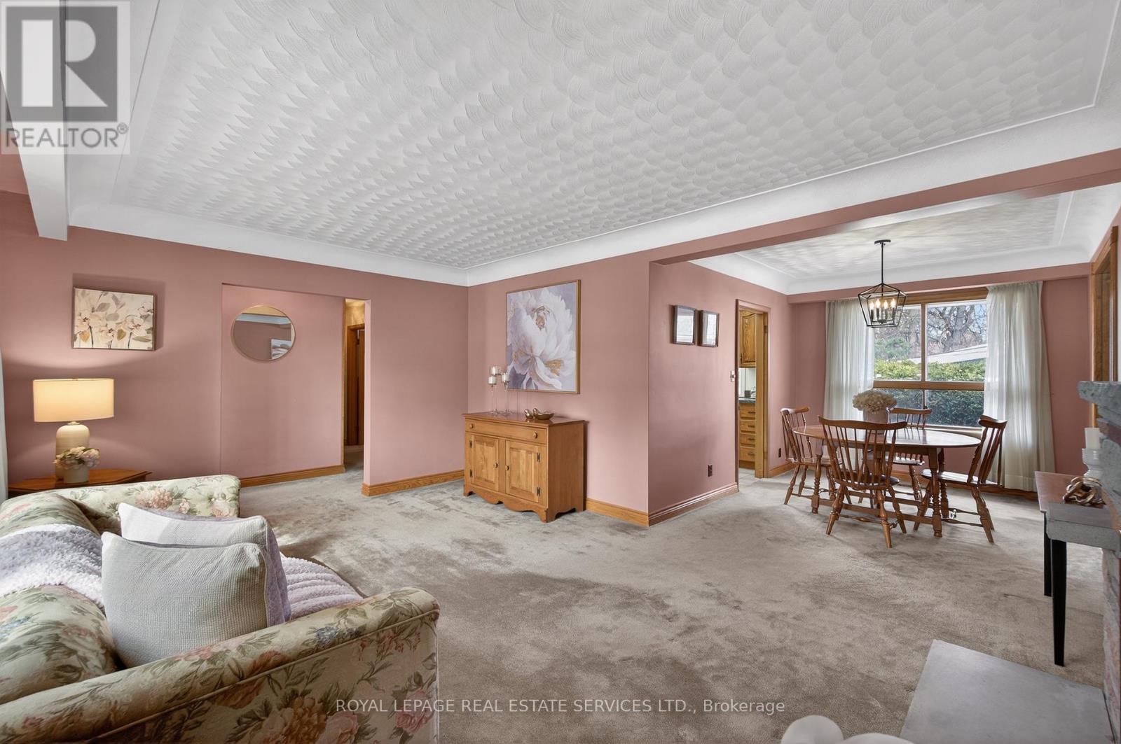 327 Strathcona Drive, Burlington, Ontario  L7L 2E2 - Photo 11 - W12827526