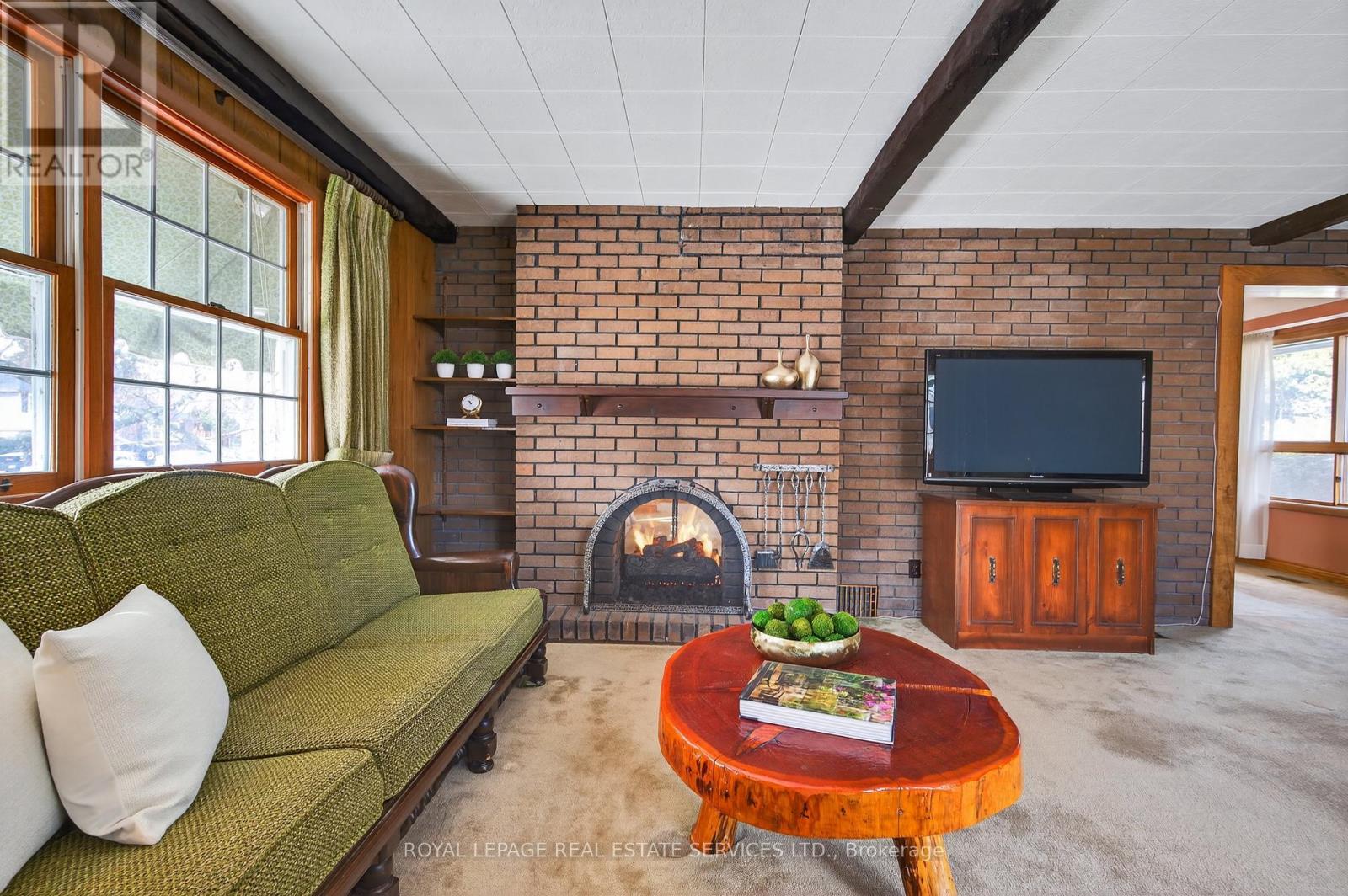 327 Strathcona Drive, Burlington, Ontario  L7L 2E2 - Photo 28 - W12827526