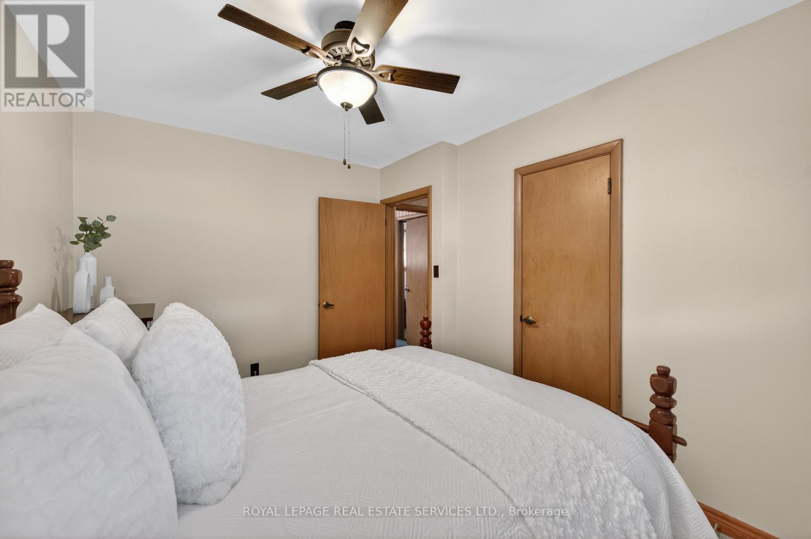 327 Strathcona Drive, Burlington, Ontario  L7L 2E2 - Photo 32 - W12827526