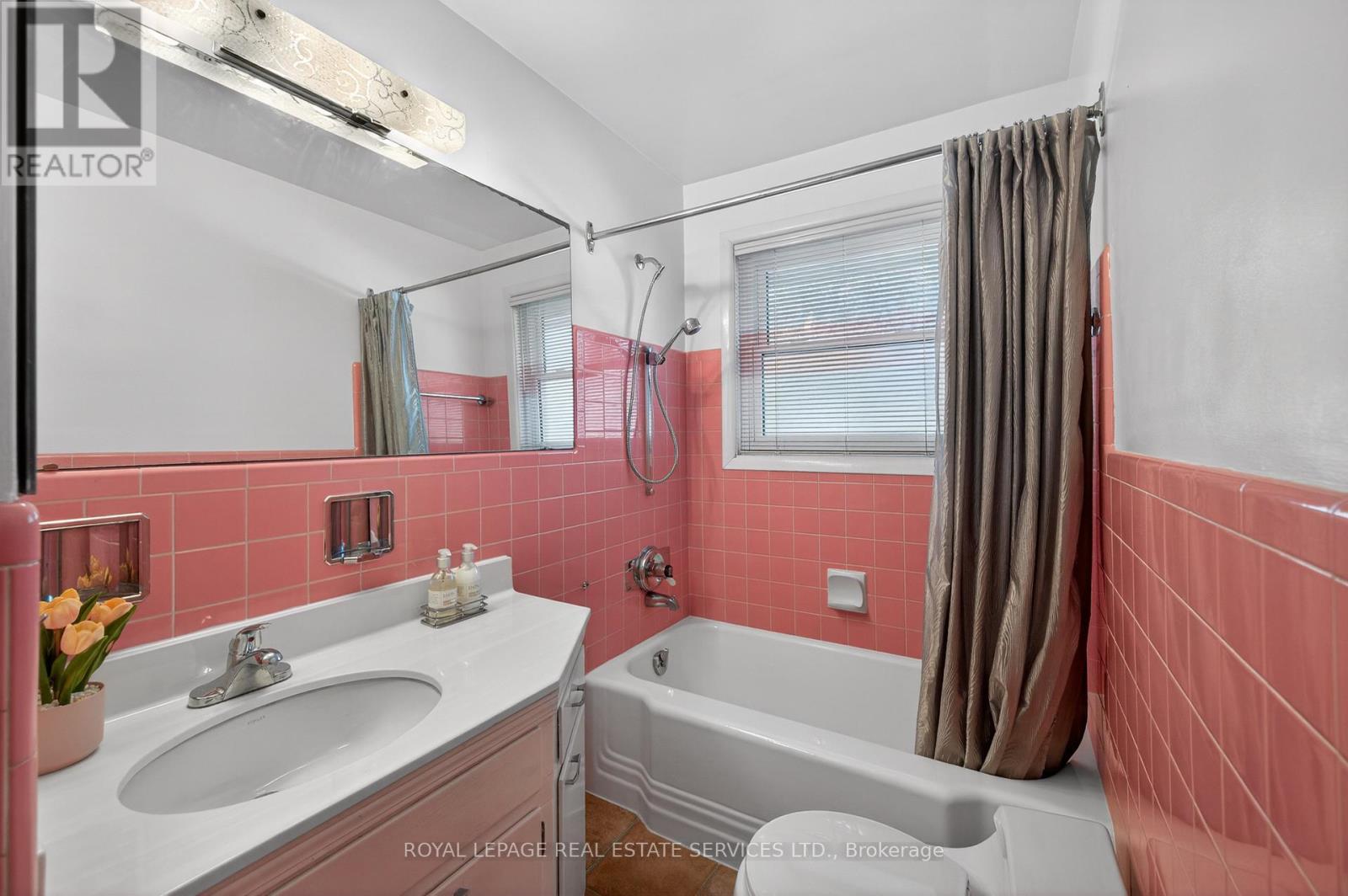 327 Strathcona Drive, Burlington, Ontario  L7L 2E2 - Photo 35 - W12827526