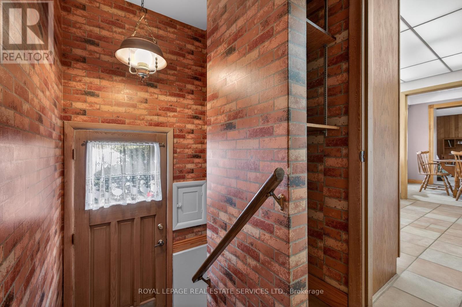 327 Strathcona Drive, Burlington, Ontario  L7L 2E2 - Photo 36 - W12827526