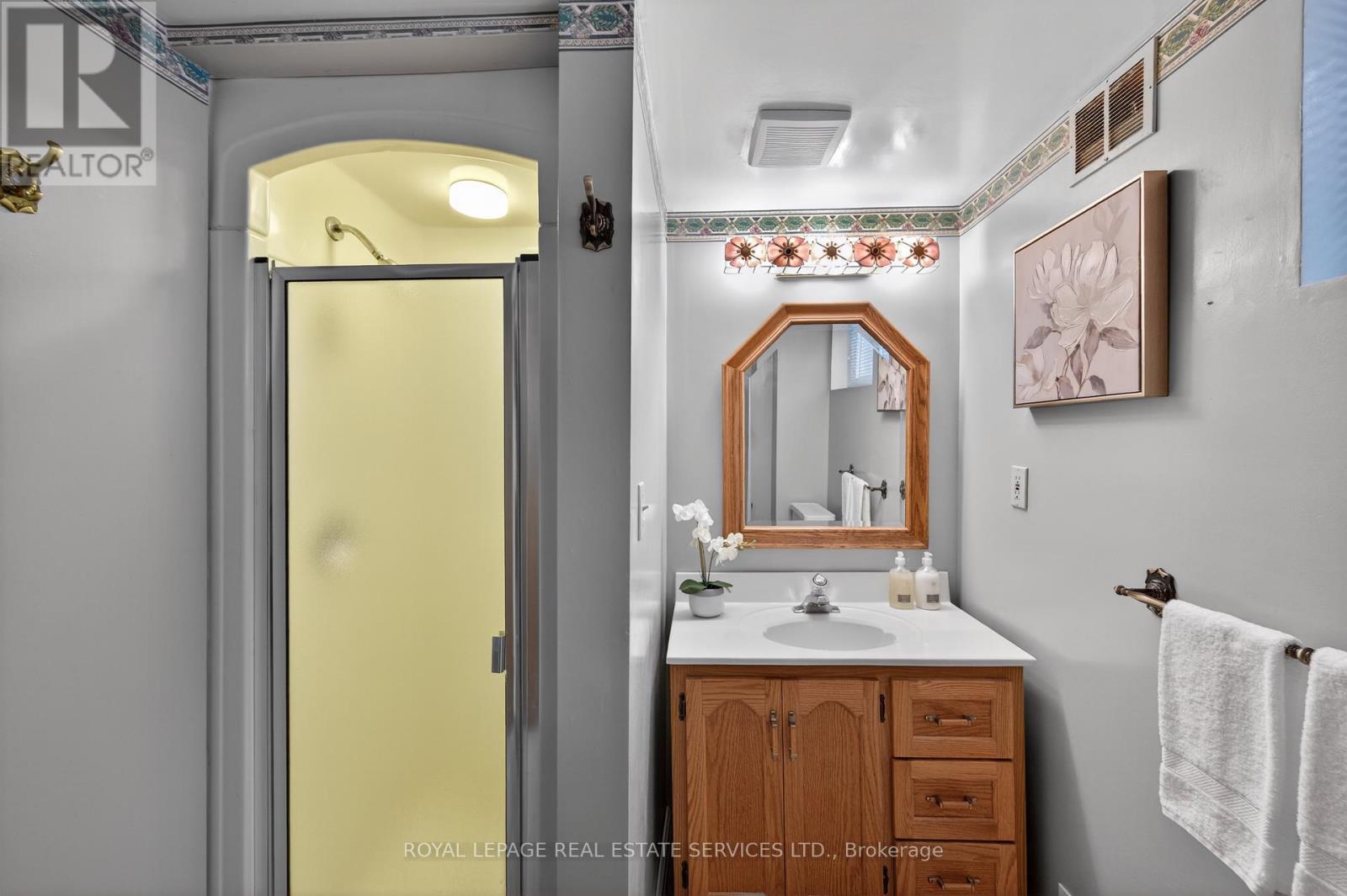 327 Strathcona Drive, Burlington, Ontario  L7L 2E2 - Photo 41 - W12827526