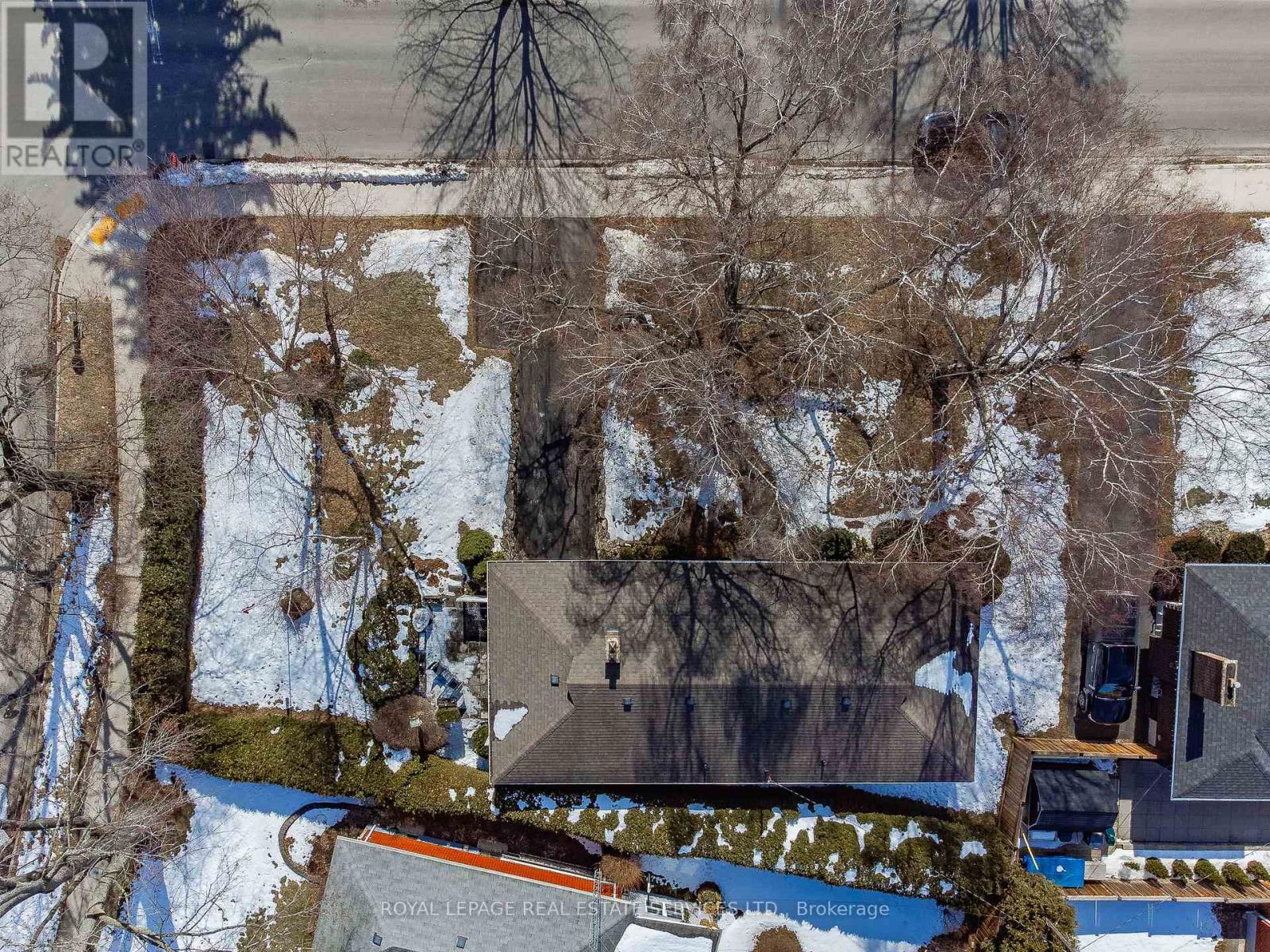 327 Strathcona Drive, Burlington, Ontario  L7L 2E2 - Photo 44 - W12827526