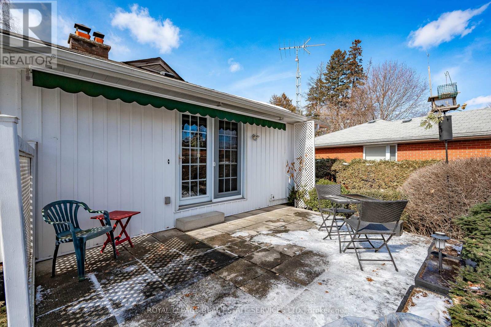 327 Strathcona Drive, Burlington, Ontario  L7L 2E2 - Photo 49 - W12827526