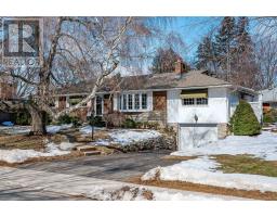 327 STRATHCONA DRIVE, Burlington, Ontario