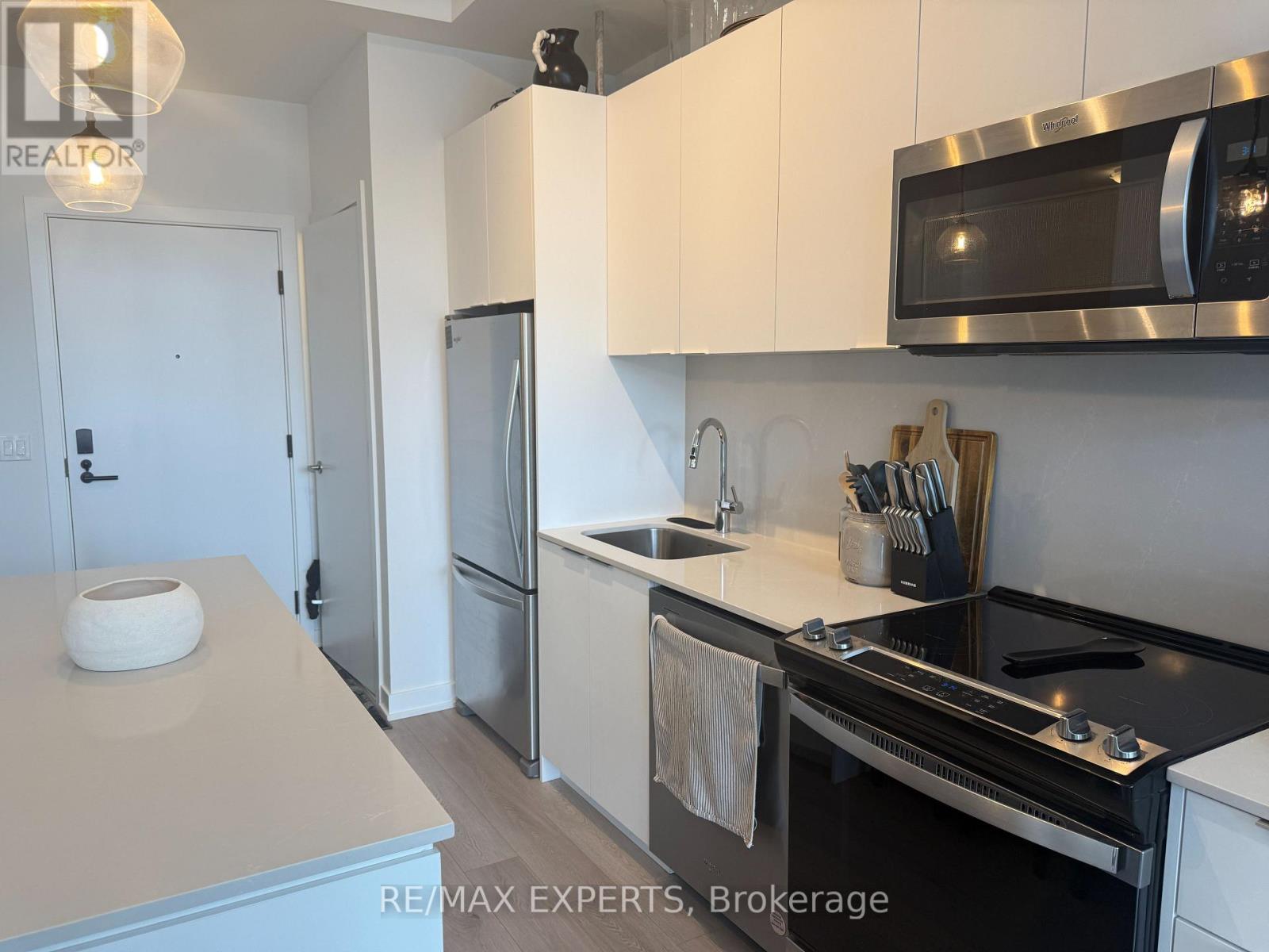 806 - 760 Whitlock Avenue, Milton, Ontario  L9E 2B3 - Photo 2 - W12827532