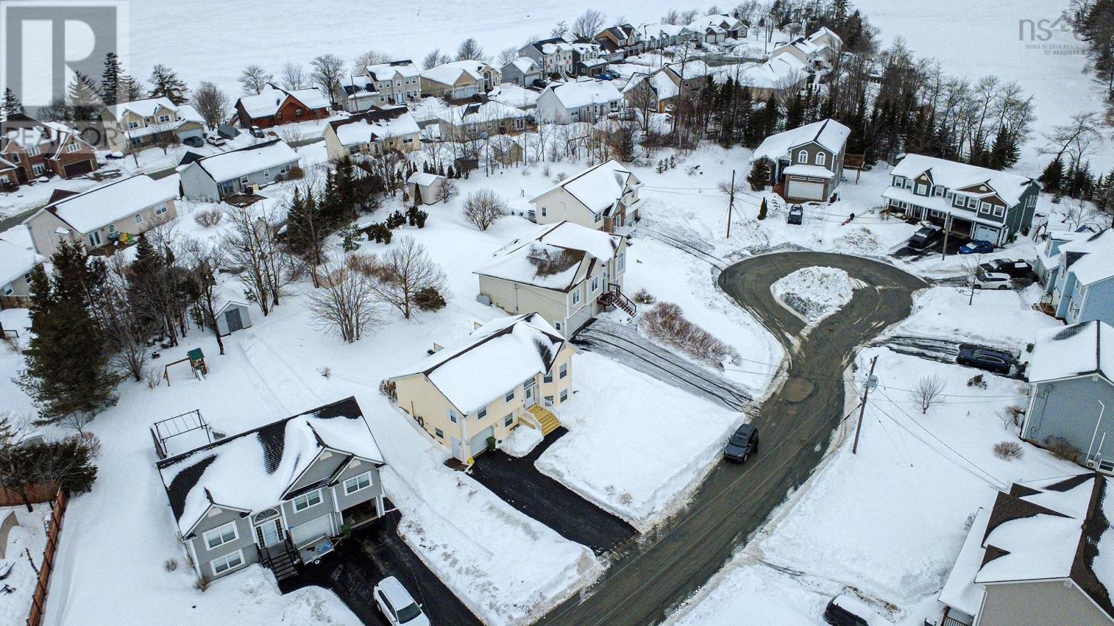 32 Falcon Crest Court, Middle Sackville, Nova Scotia  B4E 3B1 - Photo 4 - 202603516