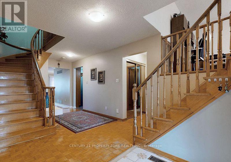 129 Chalfield Lane, Mississauga, Ontario  L6Z 1K8 - Photo 14 - W12827576