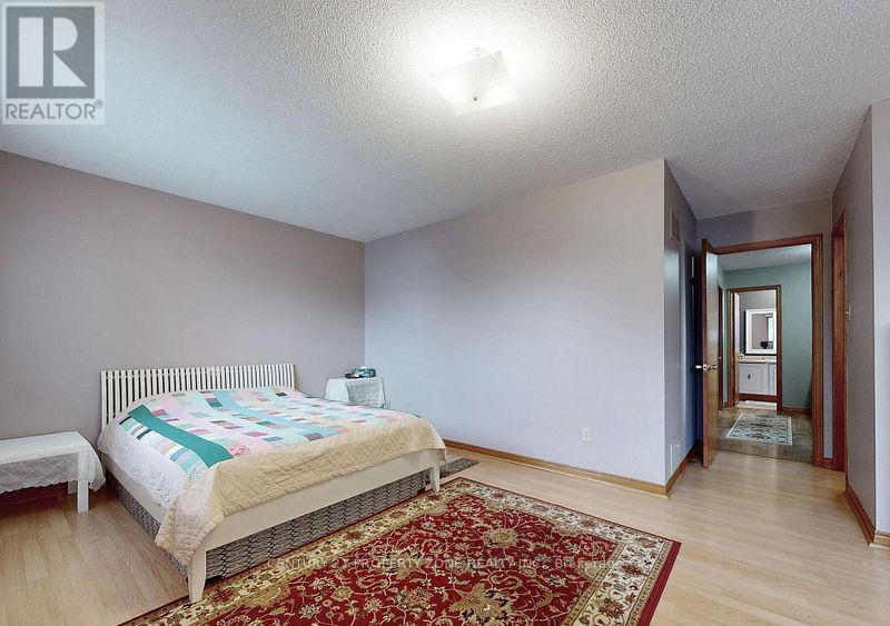 129 Chalfield Lane, Mississauga, Ontario  L6Z 1K8 - Photo 18 - W12827576