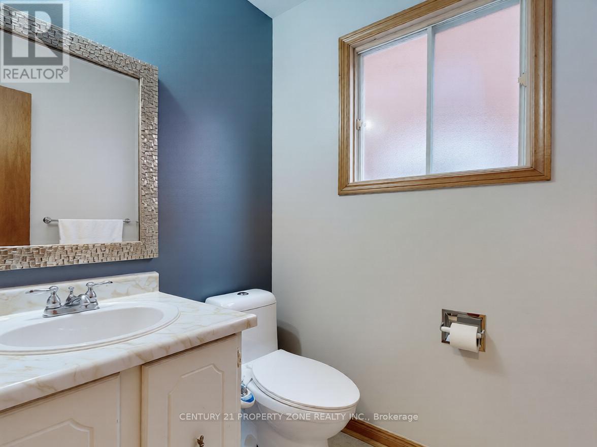 129 Chalfield Lane, Mississauga, Ontario  L6Z 1K8 - Photo 19 - W12827576