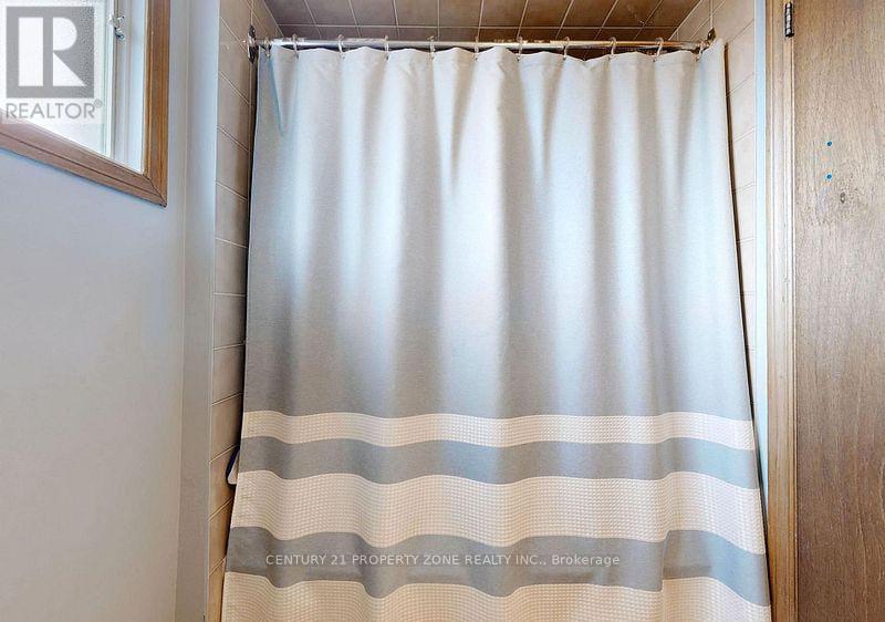 129 Chalfield Lane, Mississauga, Ontario  L6Z 1K8 - Photo 20 - W12827576