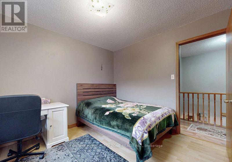 129 Chalfield Lane, Mississauga, Ontario  L6Z 1K8 - Photo 22 - W12827576