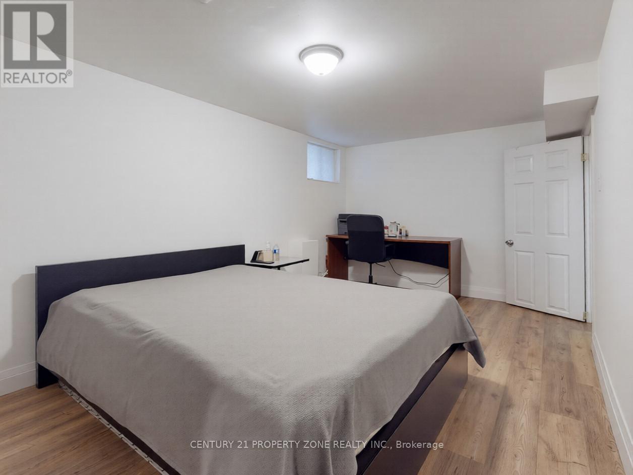 129 Chalfield Lane, Mississauga, Ontario  L6Z 1K8 - Photo 30 - W12827576