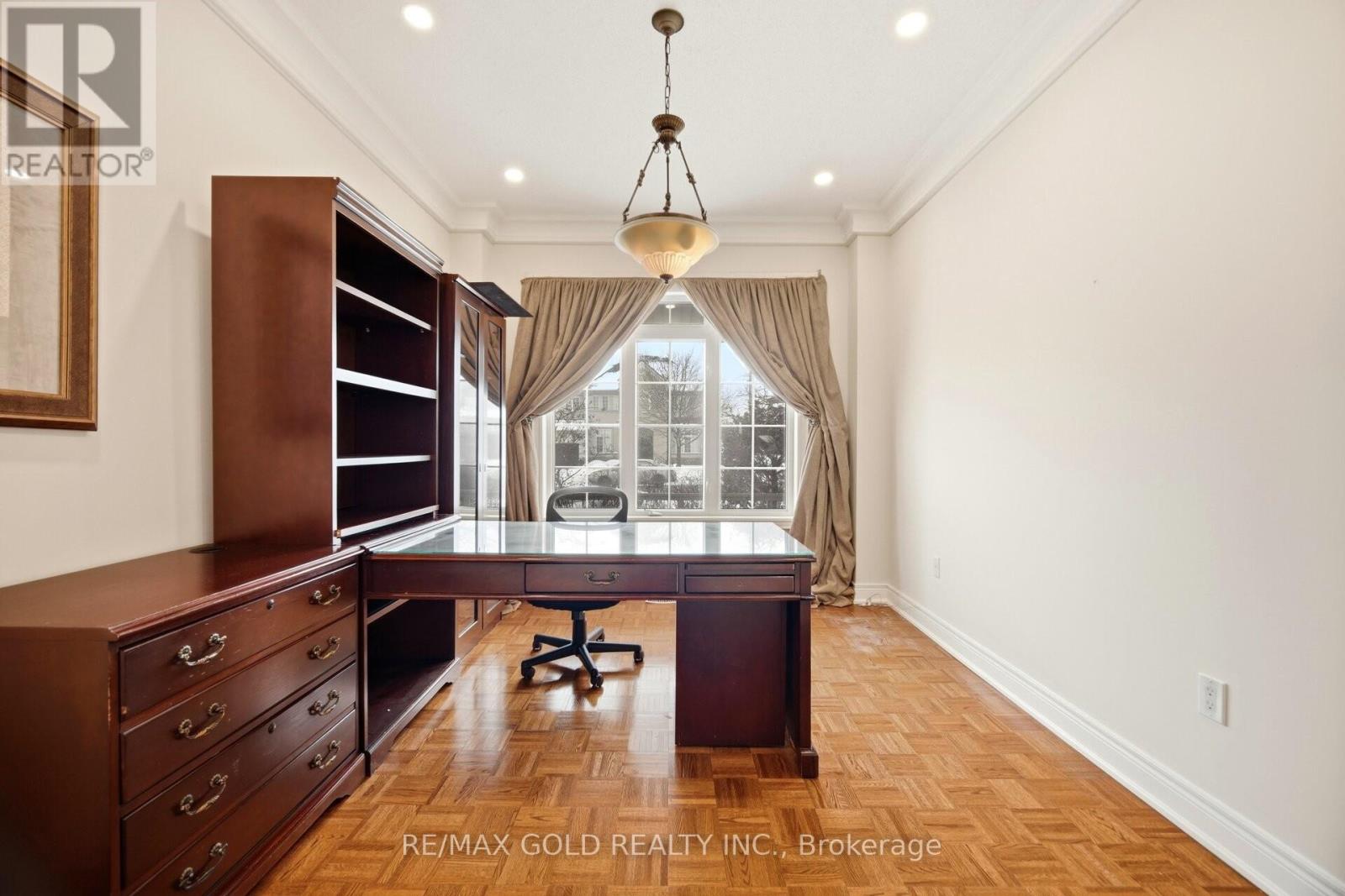 3 Valleycreek Drive, Brampton, Ontario  L6P 2C2 - Photo 10 - W12827580