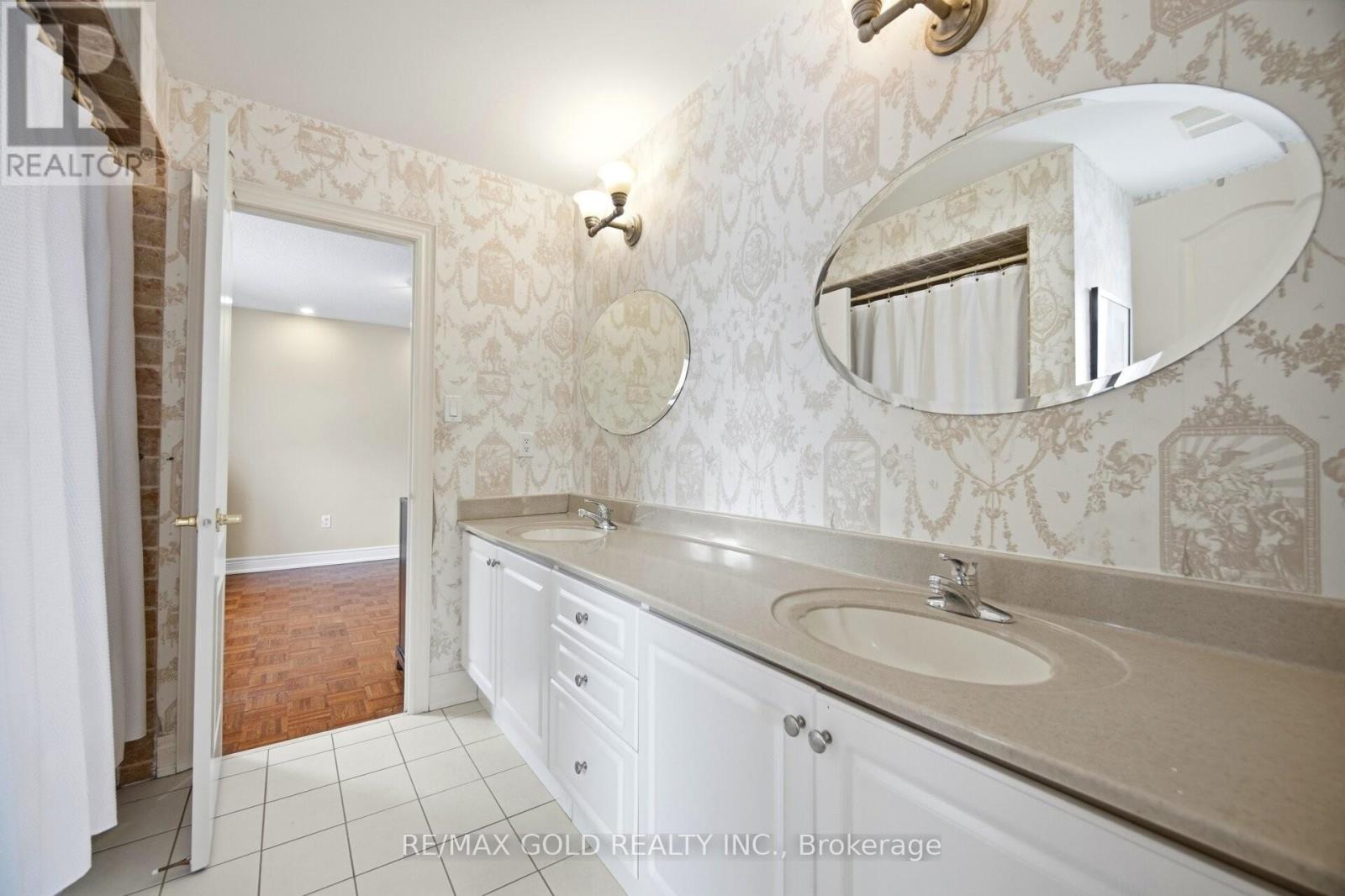 3 Valleycreek Drive, Brampton, Ontario  L6P 2C2 - Photo 20 - W12827580