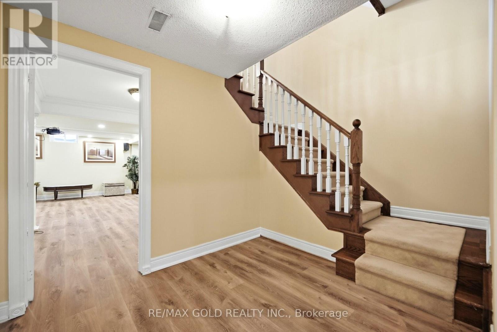 3 Valleycreek Drive, Brampton, Ontario  L6P 2C2 - Photo 22 - W12827580