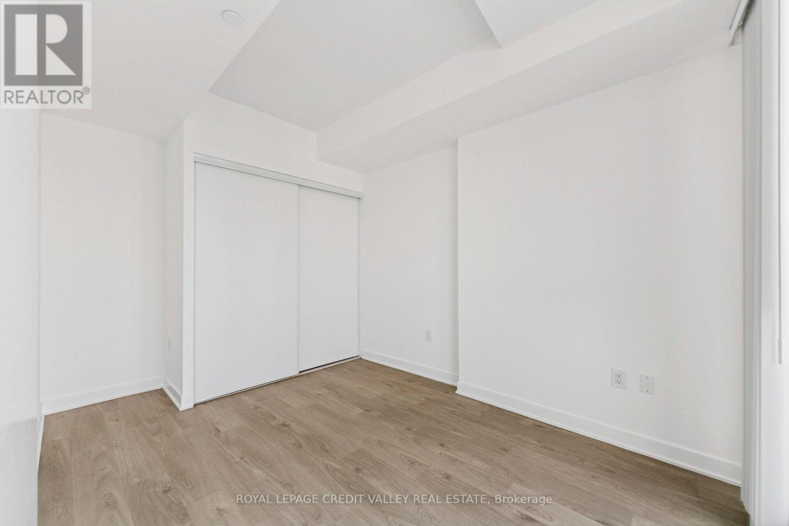 1413 - 3900 Confederation Parkway, Mississauga, Ontario L5B 0M3 - Photo 21 - W12827614